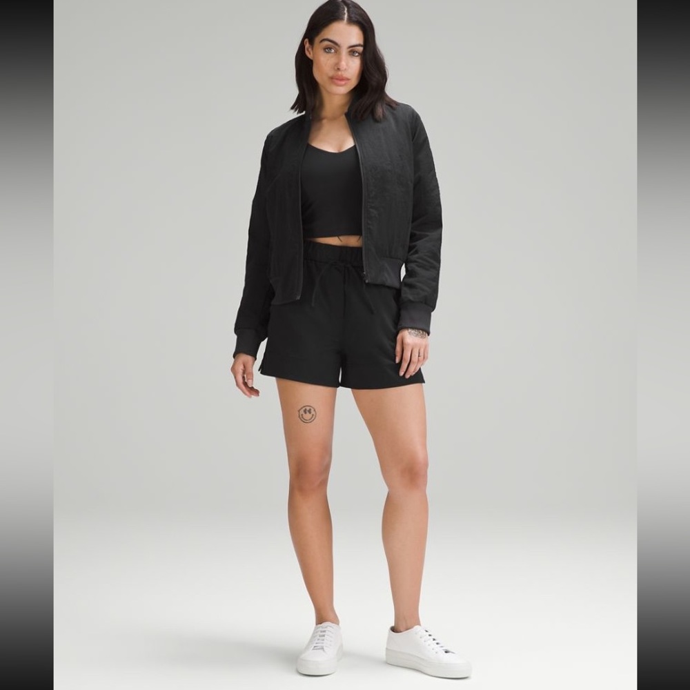 Lululemon Cinchable Waist High Rise Woven Shorts 3.5”